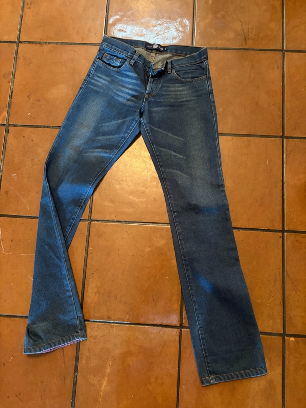 Argentina brand Ona Sáez Bootcut Jeans in Dark Blue - Classic Denim Style.